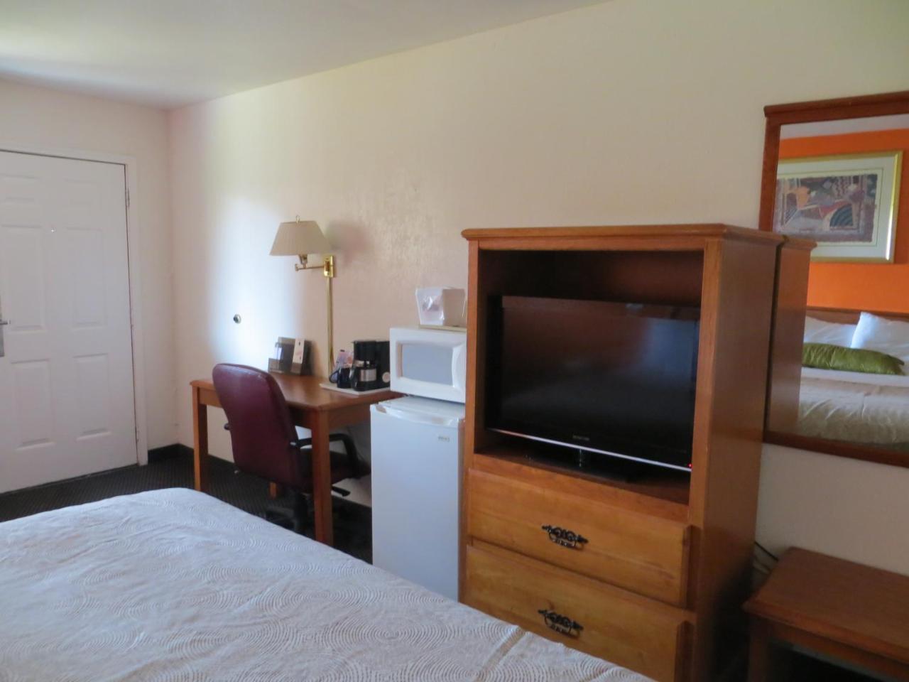 Americas Best Value & Suites-college Station Hotel 3*